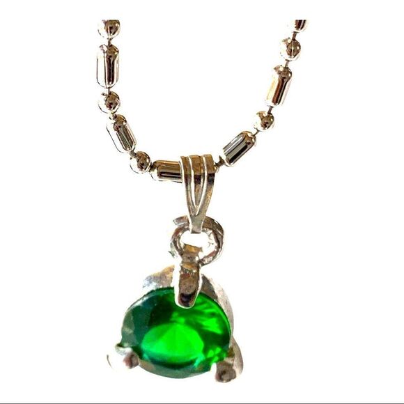 Green crystal faceted pendant necklace 18k GP 16” - Picture 1 of 8